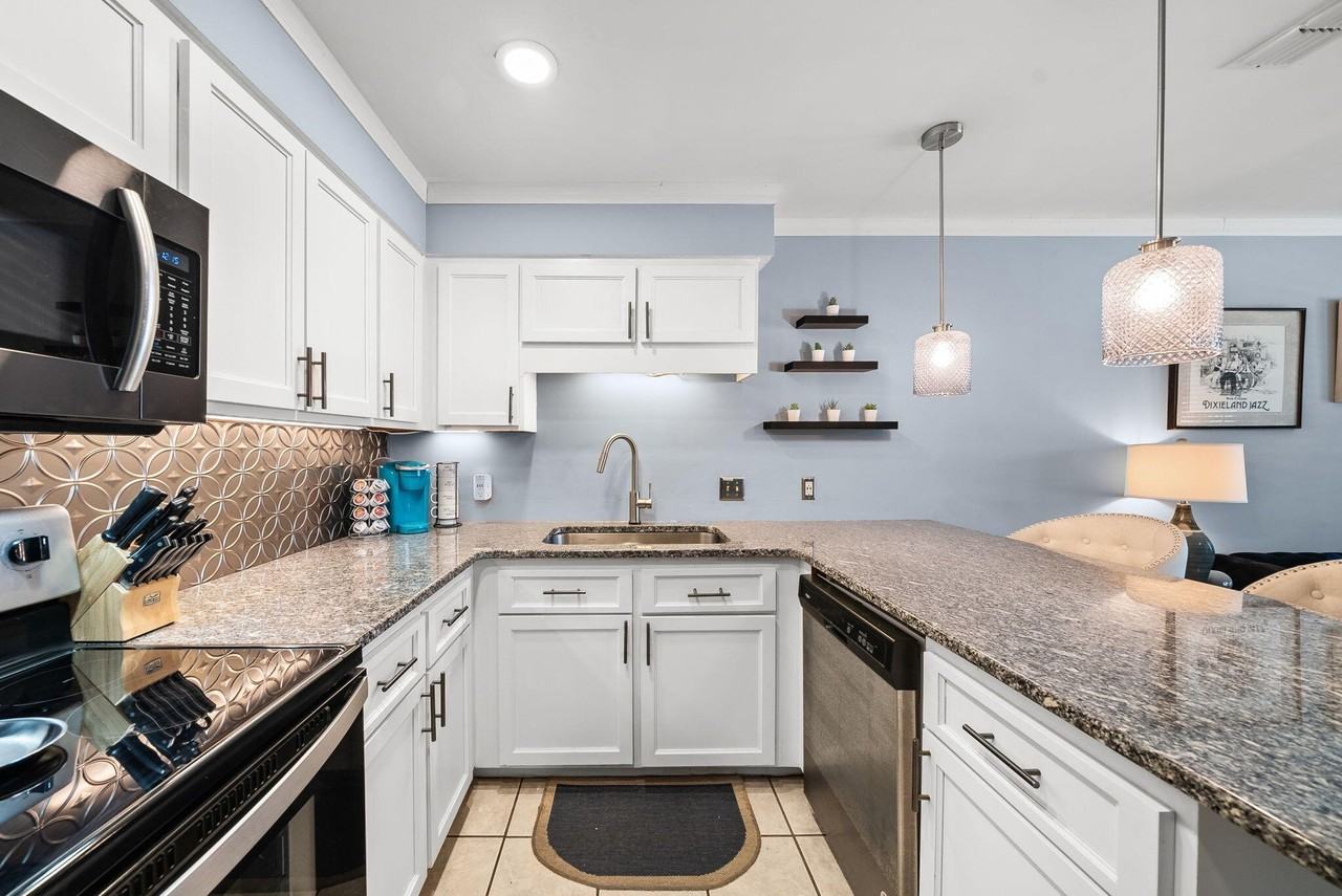 503 Granada Cird 503B Circle - Photo 7 of 18