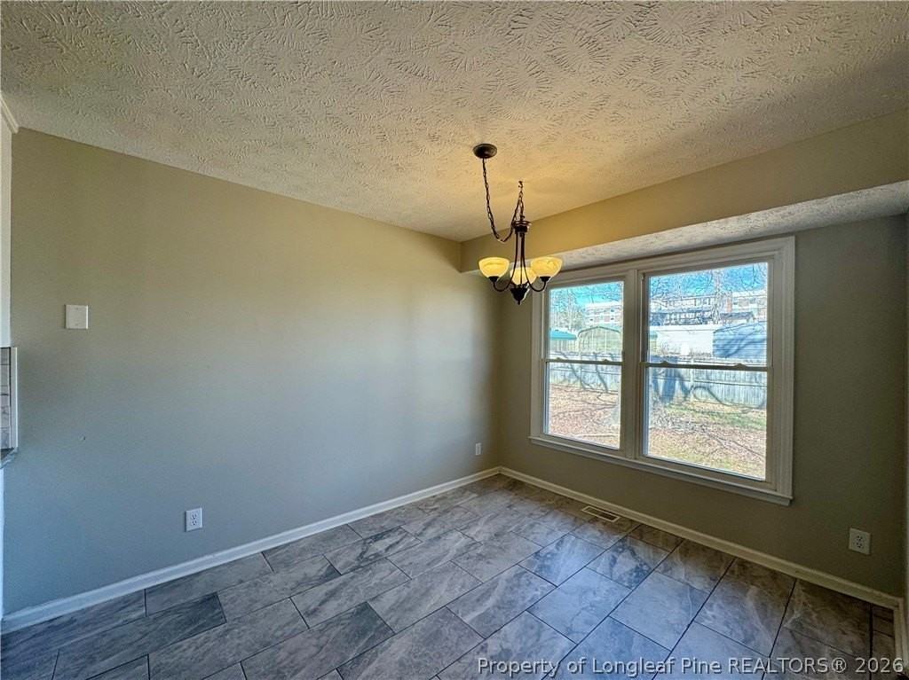 204 Fair Oaks Dr - Photo 5 of 18