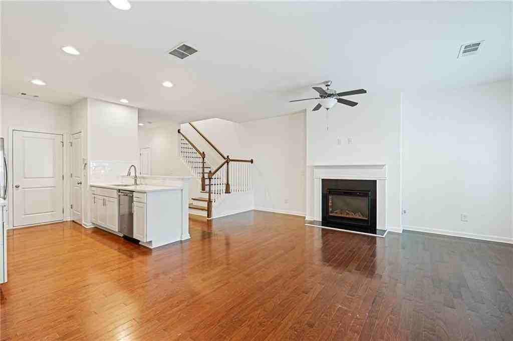 1878 Plainsboro Dr - Photo 5 of 20