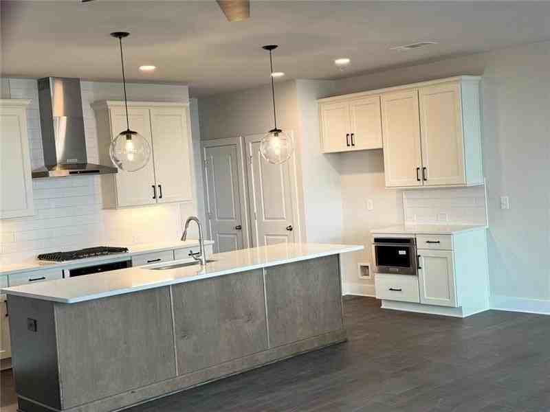 1218 Westshore Dr - Photo 5 of 28