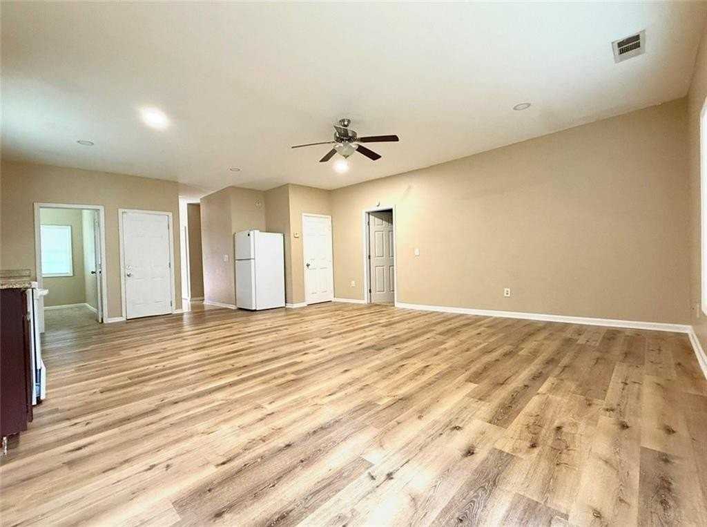 4831 Oak Path - Photo 3 of 14