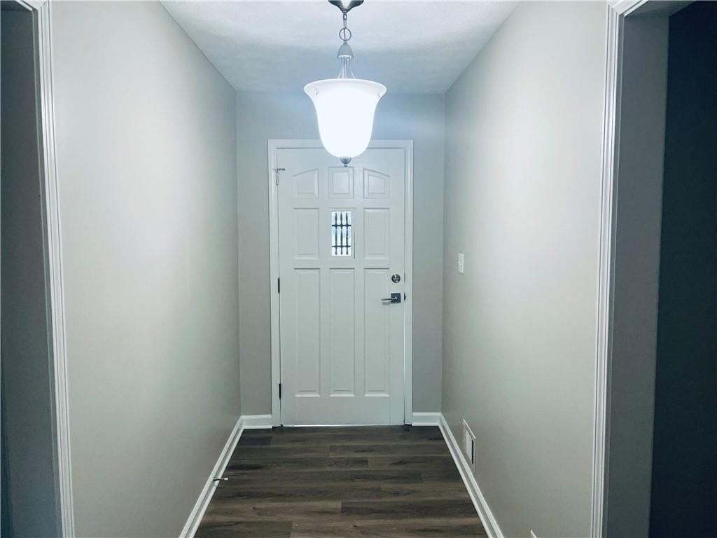 637 Rae Dr - Photo 3 of 27