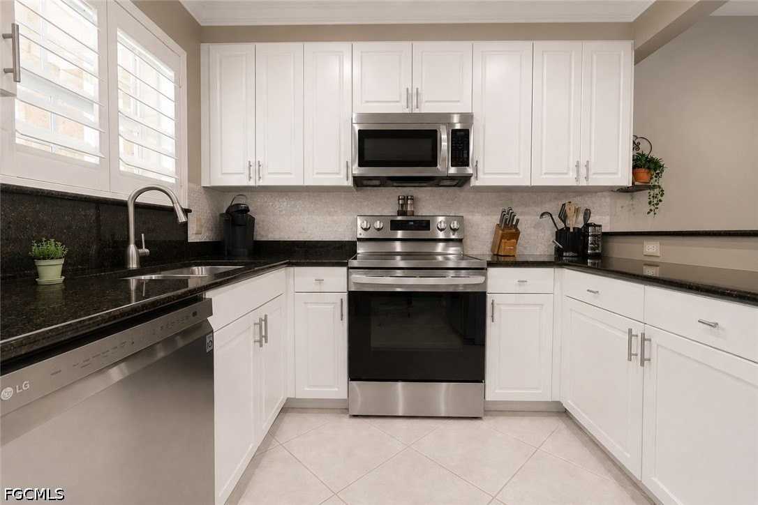 2080 W 1st St #304 - Photo 6 of 31