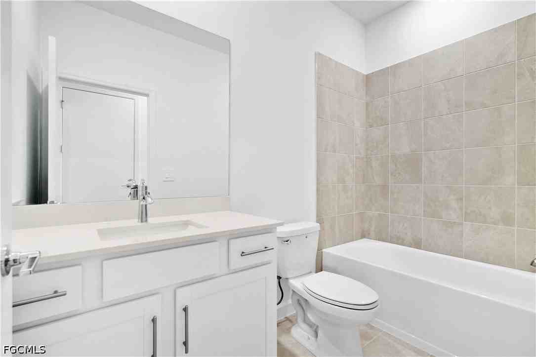 14735 Bluewater Rd - Photo 5 of 46