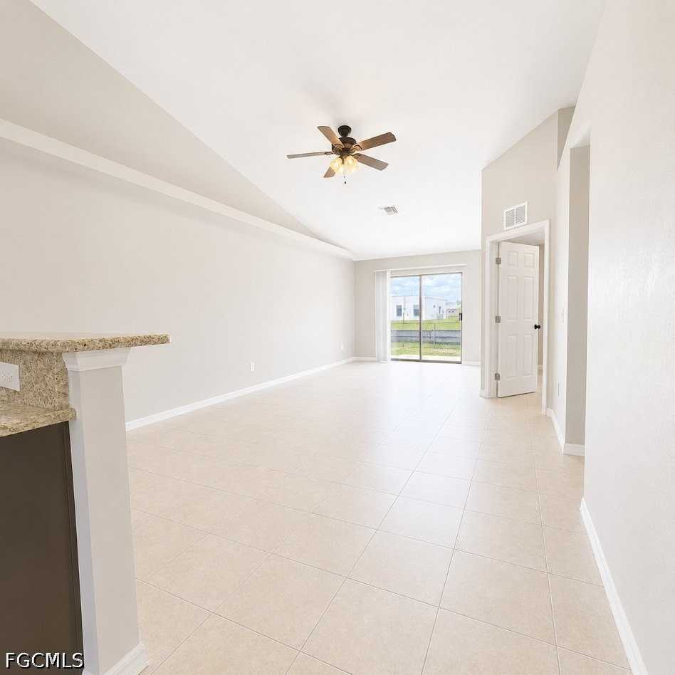525 Se 4th Ter - Photo 5 of 18