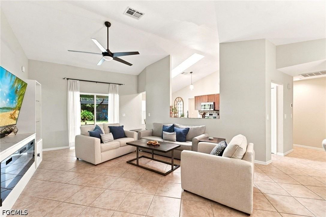 18918 Cypress View Dr - Photo 5 of 50