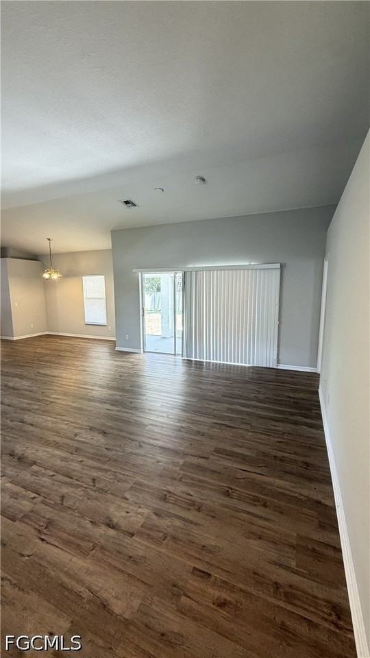 1229 Se 21st Pl - Photo 2 of 28