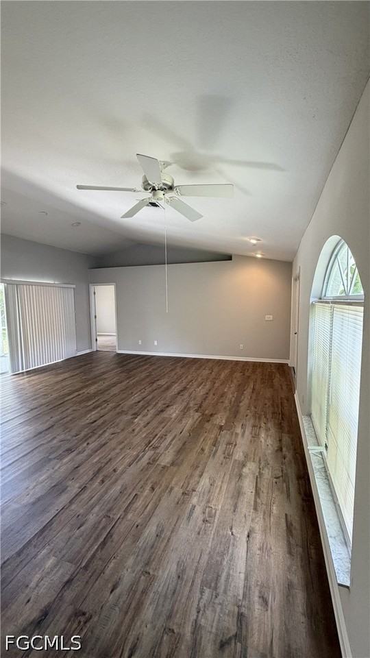 1229 Se 21st Pl - Photo 3 of 28
