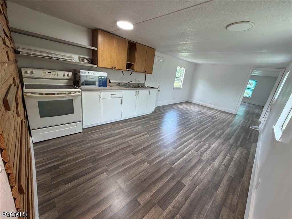 990 Riviera Ave - Photo 2 of 6