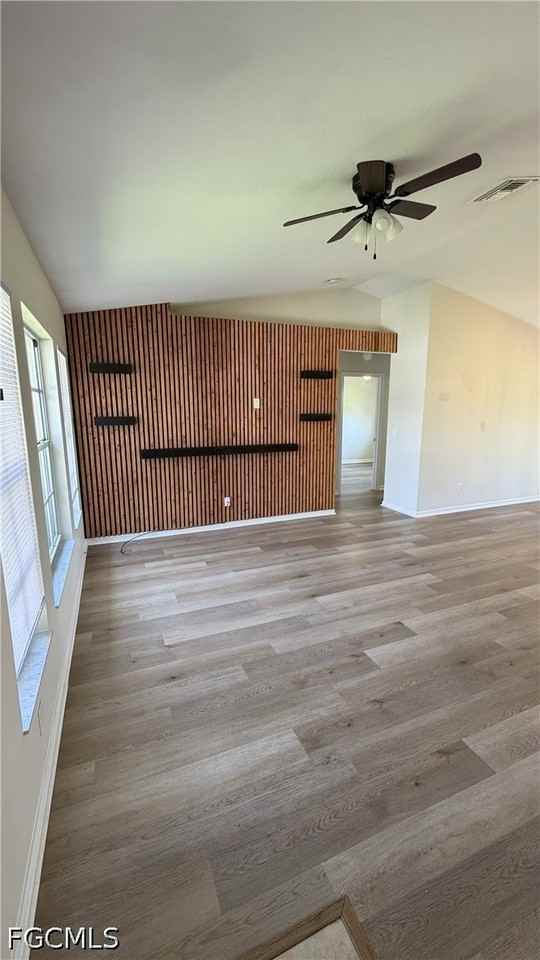 414 Se 13th St - Photo 2 of 25