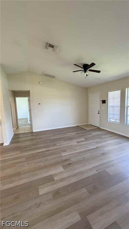414 Se 13th St - Photo 4 of 25
