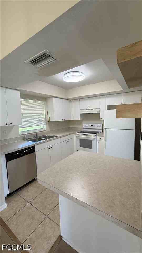 414 Se 13th St - Photo 6 of 25