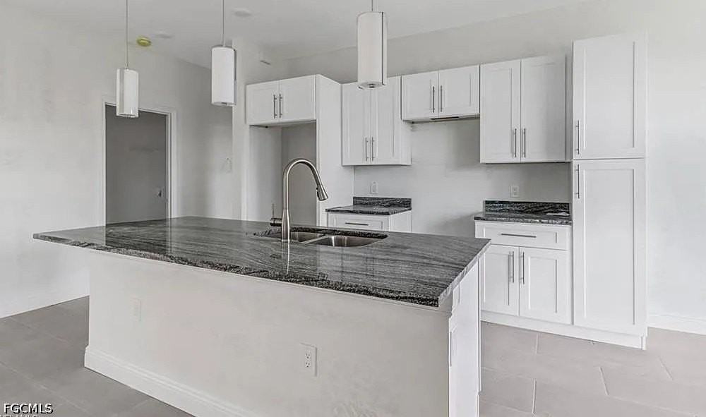 408 Chiquita Blvd N - Photo 2 of 19