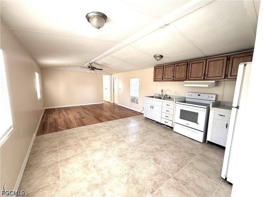 2521 Brownell Ct - Photo 5 of 22