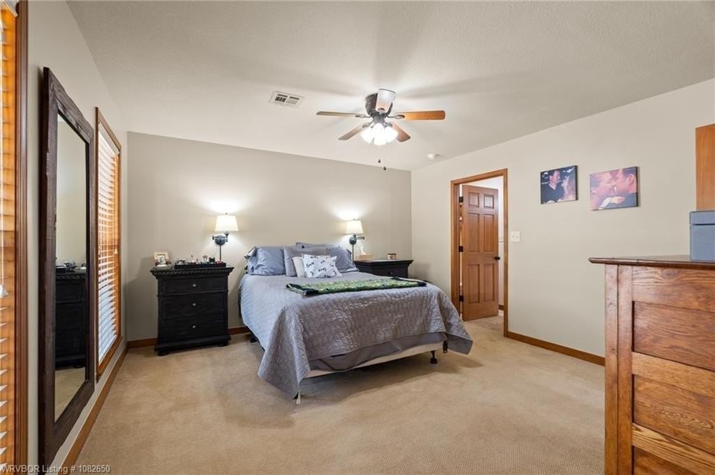 1450 N Ulmer St - Photo 5 of 20
