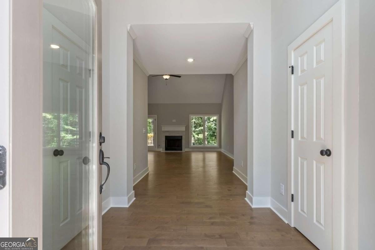 380 Ansley Dr - Photo 2 of 31