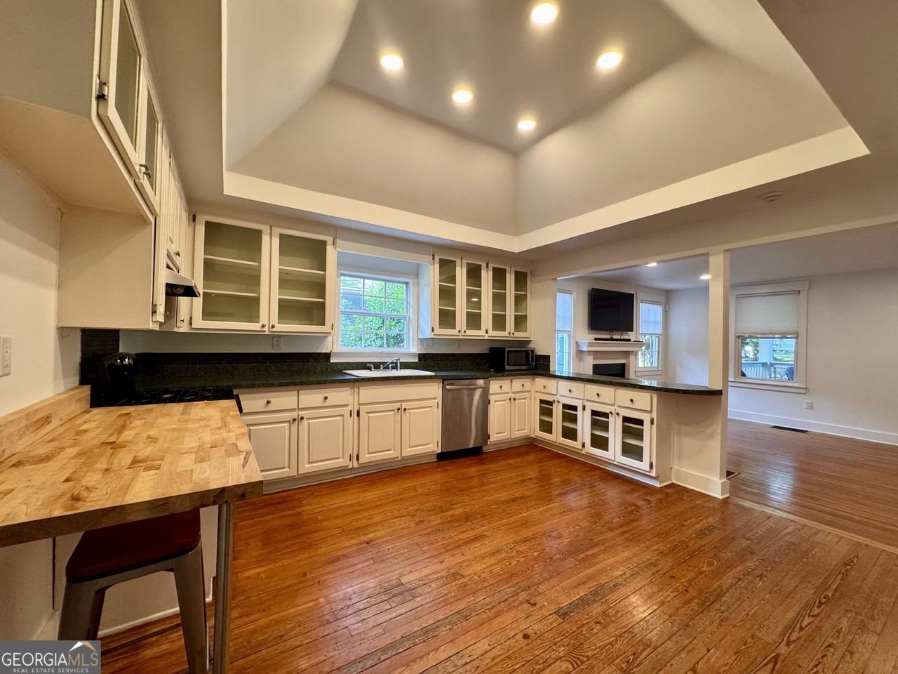 687 Brownwood Ave Se - Photo 7 of 22