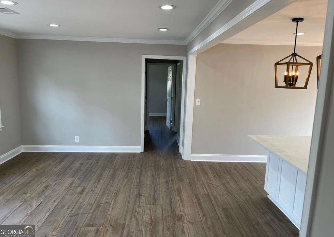 2463 Wayne St Sw - Photo 3 of 19