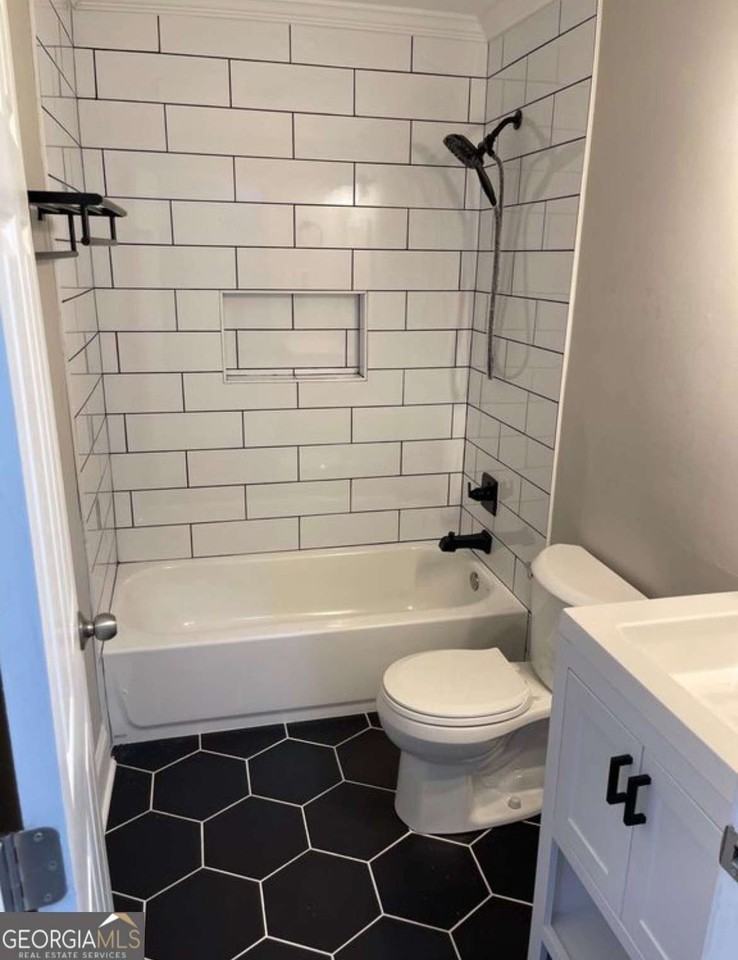 2463 Wayne St Sw - Photo 6 of 19