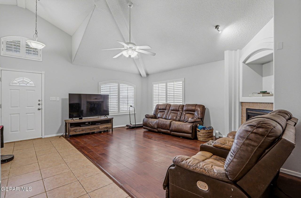 3828 Tierra Aurora Dr - Photo 6 of 43