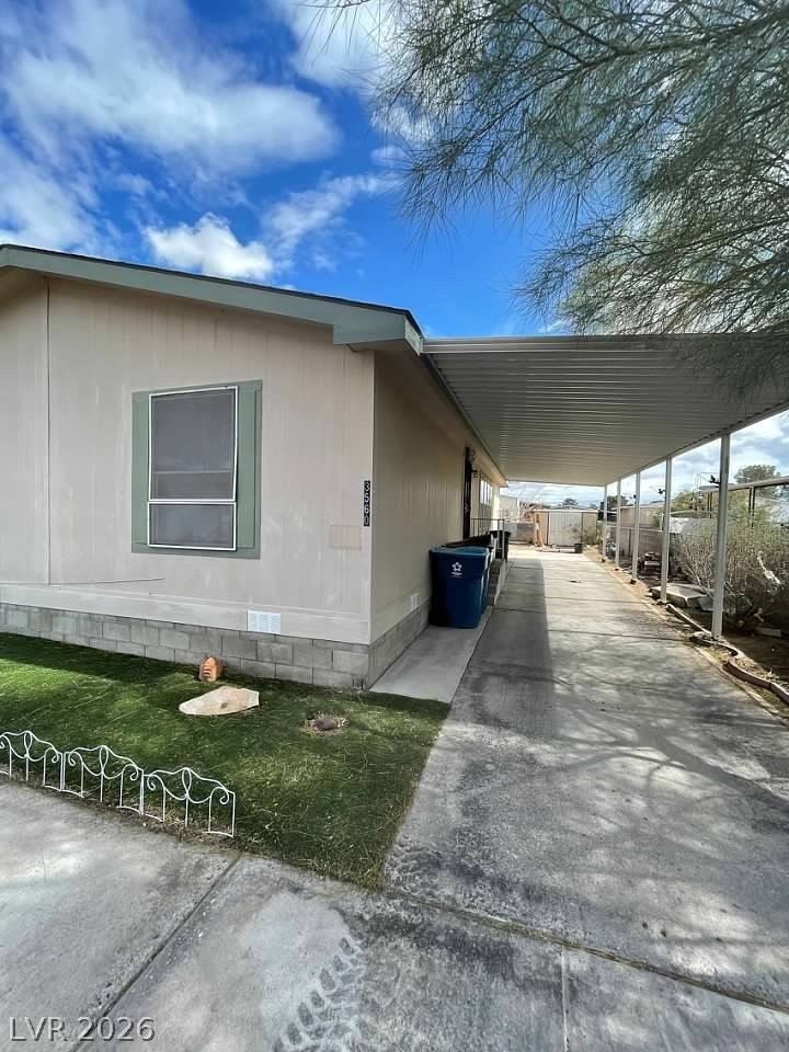 3560 Estes Park Dr - Photo 3 of 23
