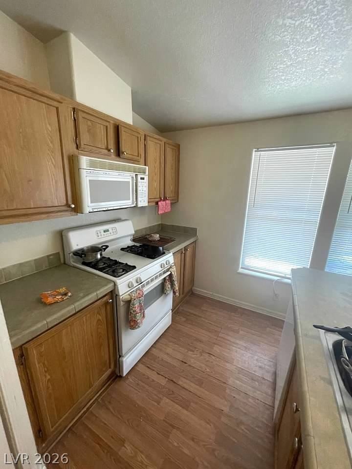 3560 Estes Park Dr - Photo 6 of 23