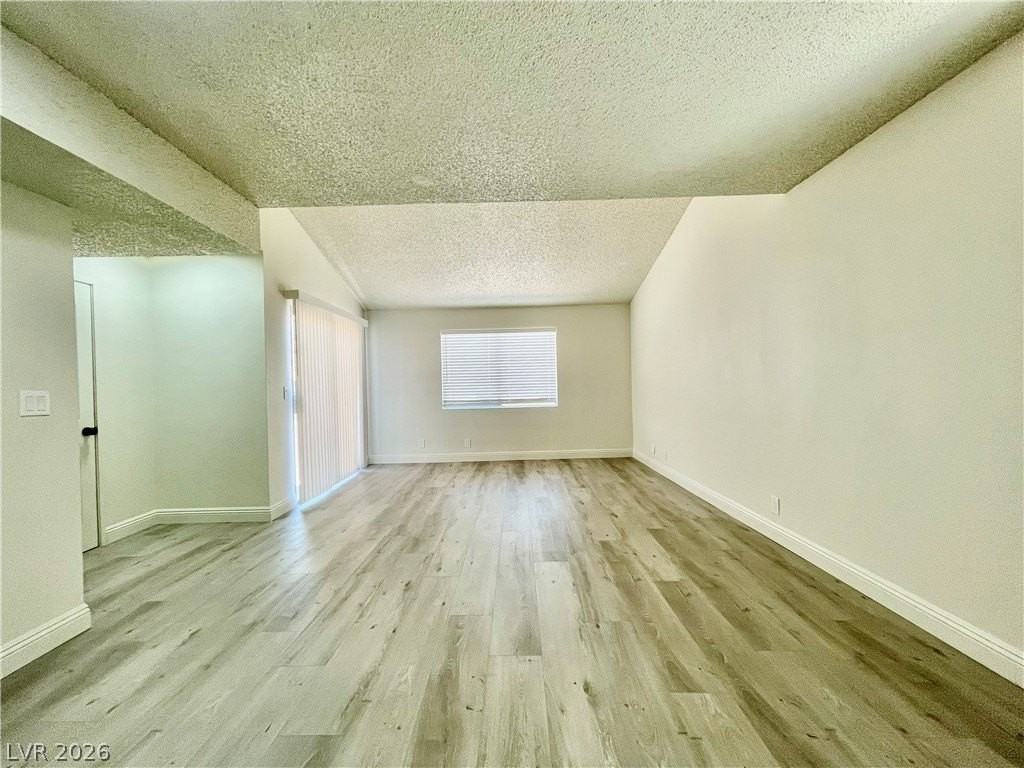 5187 Greene Ln #B - Photo 3 of 32