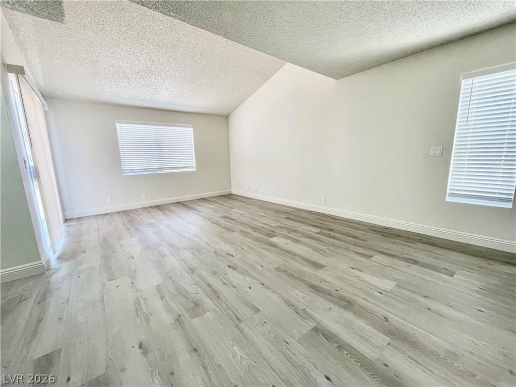 5187 Greene Ln #B - Photo 4 of 32
