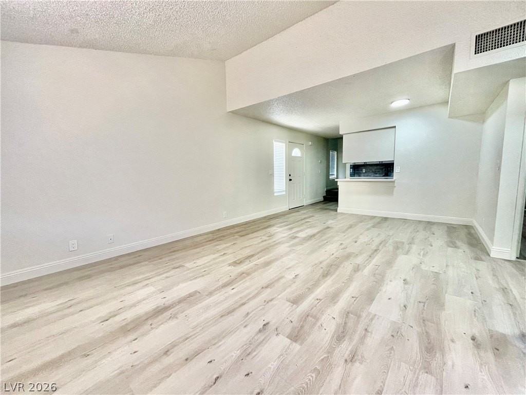 5187 Greene Ln #B - Photo 5 of 32