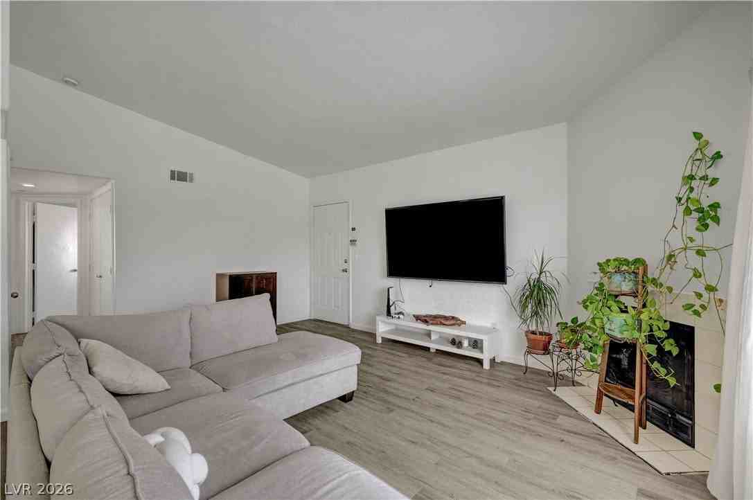 8450 Alta Dr #229 - Photo 6 of 28