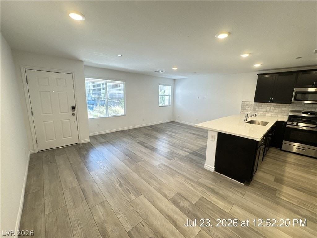 6240 Foxes Dale St - Photo 4 of 34