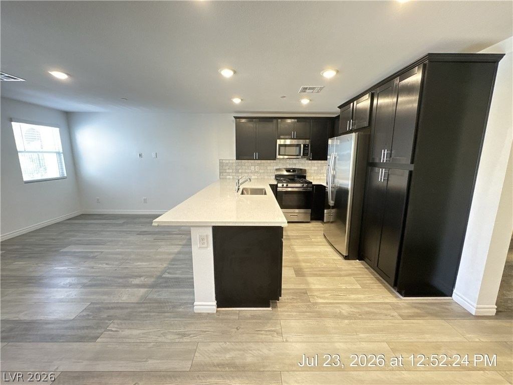 6240 Foxes Dale St - Photo 5 of 34