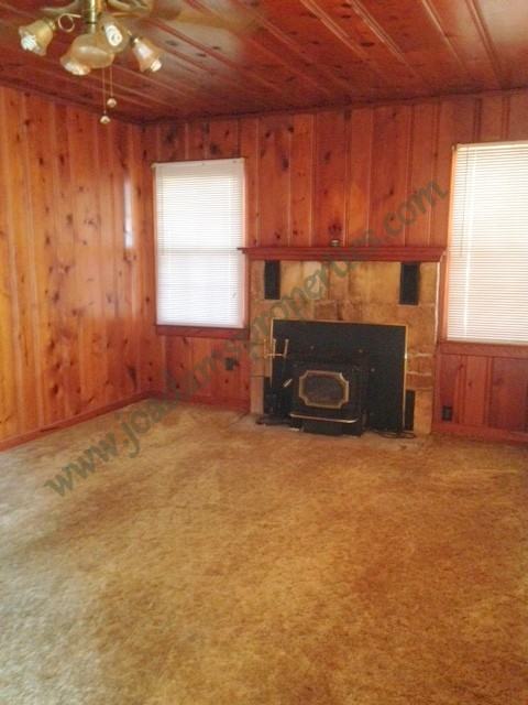 591 W 6th St - Photo 2 of 7