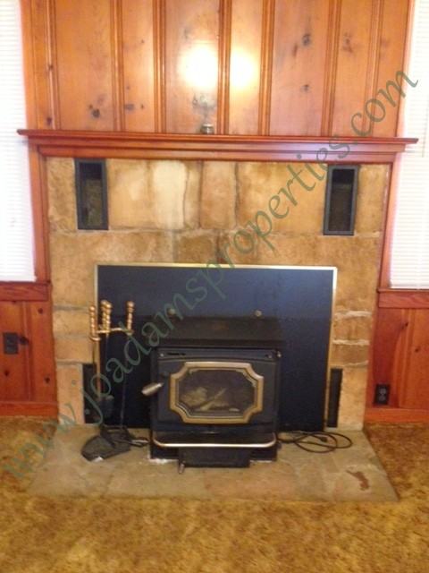 591 W 6th St - Photo 3 of 7