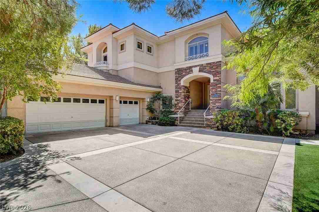2041 Troon Dr - Photo 4 of 50
