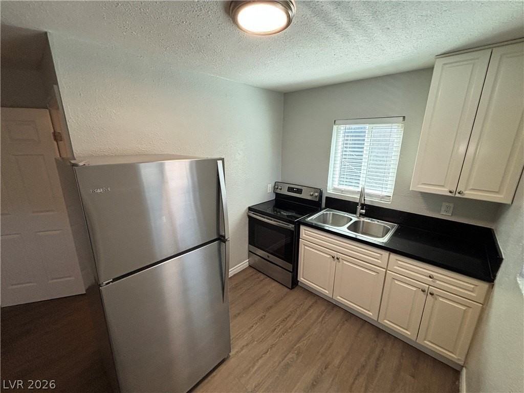 1101 Stewart Ave #102 - Photo 5 of 14