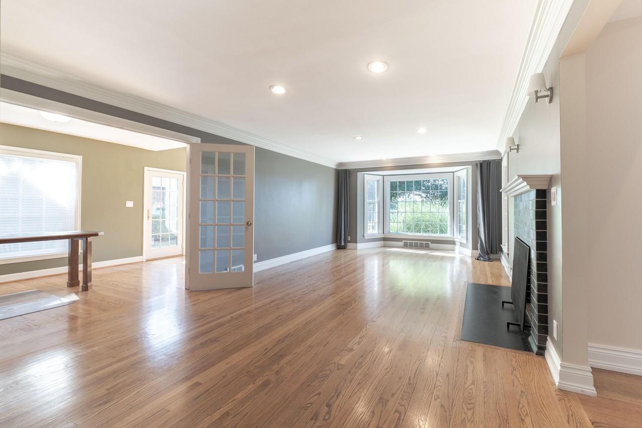 1688 Northlawn Blvd - Photo 5 of 46
