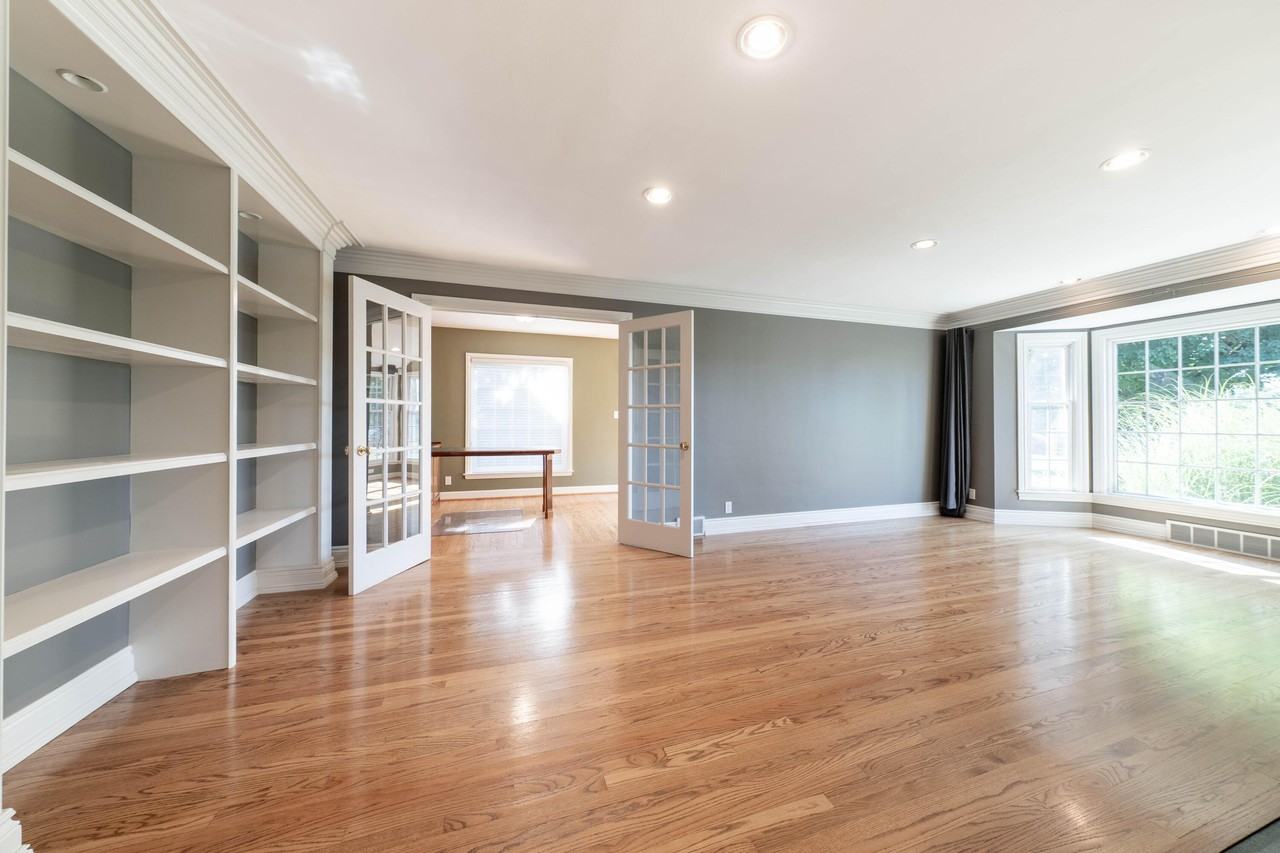 1688 Northlawn Blvd - Photo 6 of 46