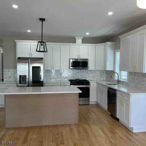 1297 Avy St - Photo 2 of 20