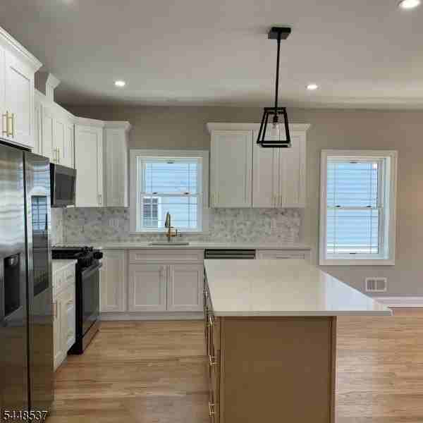 1297 Avy St - Photo 5 of 20