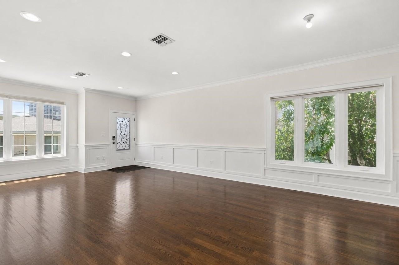 1627 John St #A - Photo 5 of 25