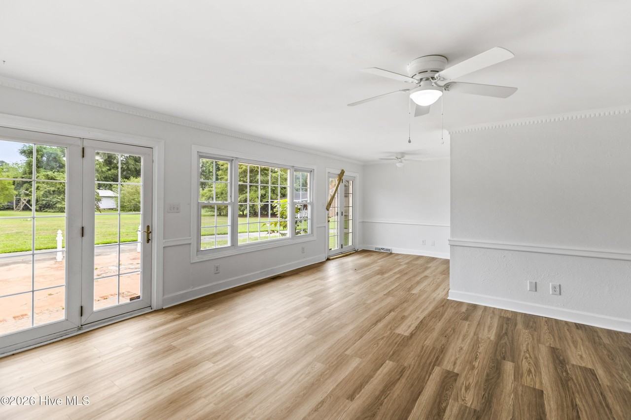 2112 Leon Dr - Photo 7 of 50