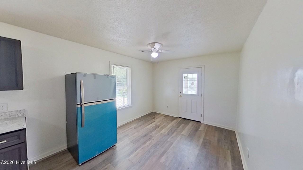 2909 Spaulding Dr - Photo 5 of 24