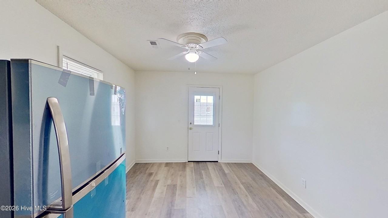 2909 Spaulding Dr - Photo 7 of 24