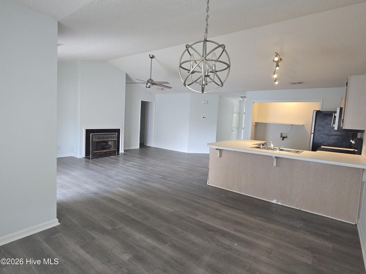 2926 Mulberry Ln #E - Photo 2 of 10