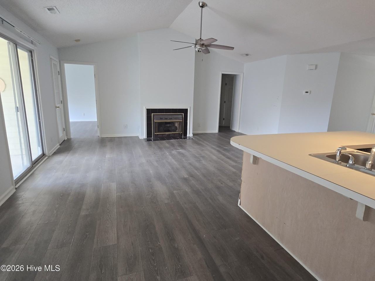 2926 Mulberry Ln #E - Photo 3 of 10