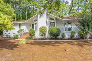 featured image of 2 Sassafras Ln
