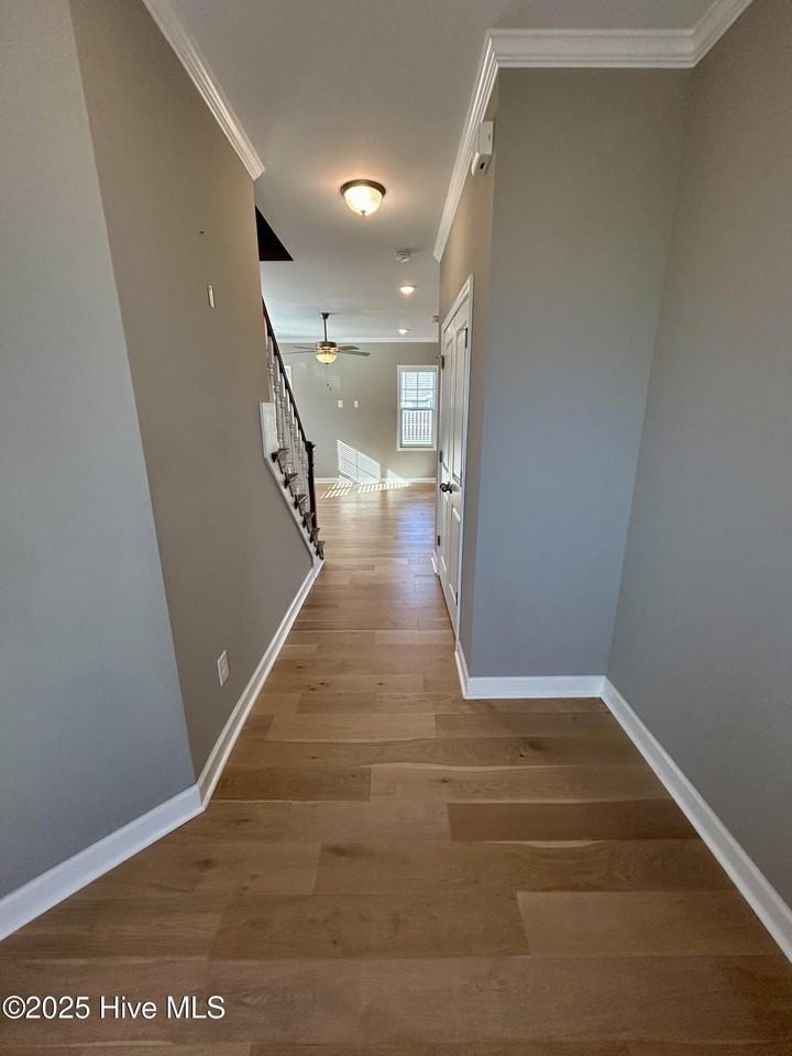 5290 Vespar Ct - Photo 4 of 14