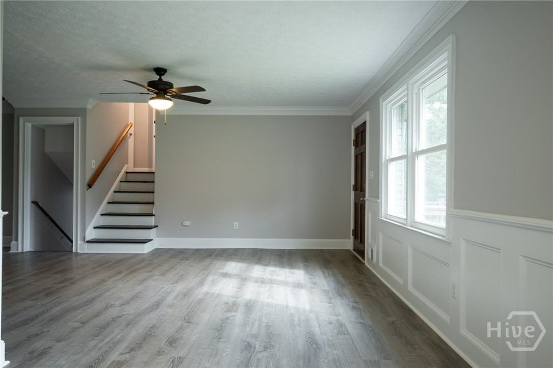 1030 Carriage Hill Rd - Photo 6 of 43