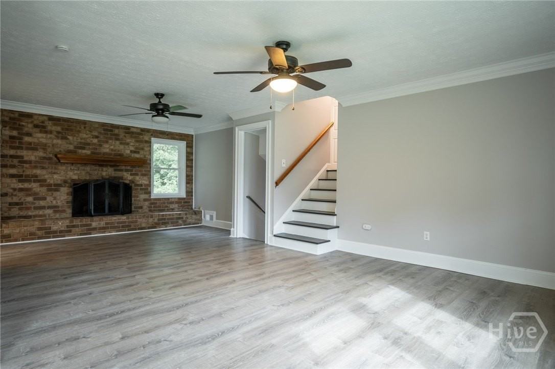 1030 Carriage Hill Rd - Photo 7 of 43